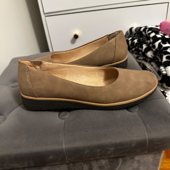 SOUL NATURALIZER Women's Idea Ballet Flat - Picture 3 of 11